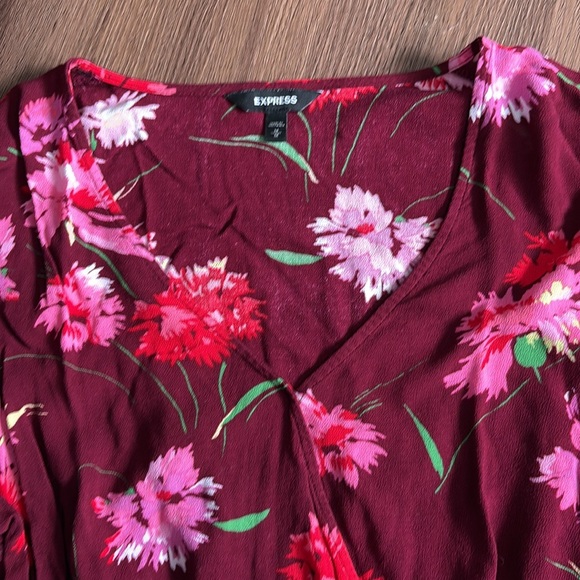 Express Floral Blouse - Picture 4 of 5